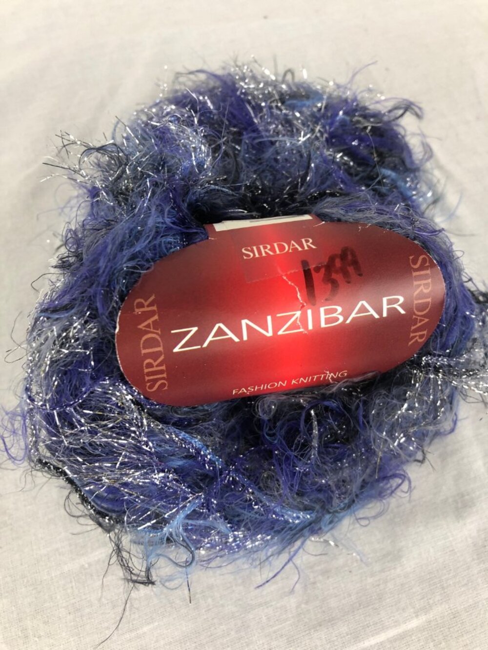 Sidar Zanzibar Yarn Nylon and Polyester Eyelash 50g 137 yards Lot of 5 - Picture 3 of 5